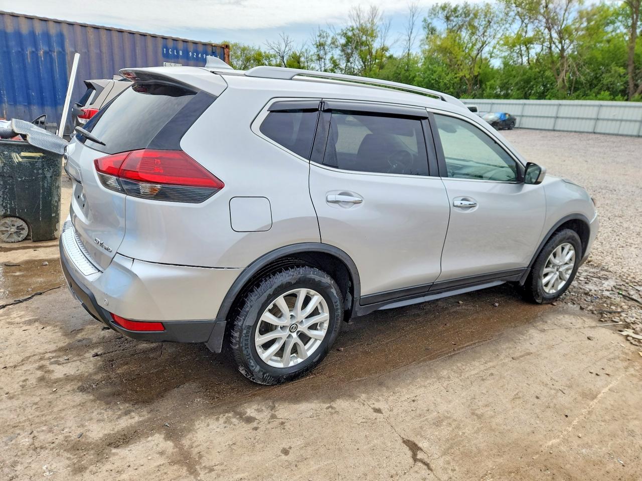 2019 NISSAN ROGUE SV photo 5