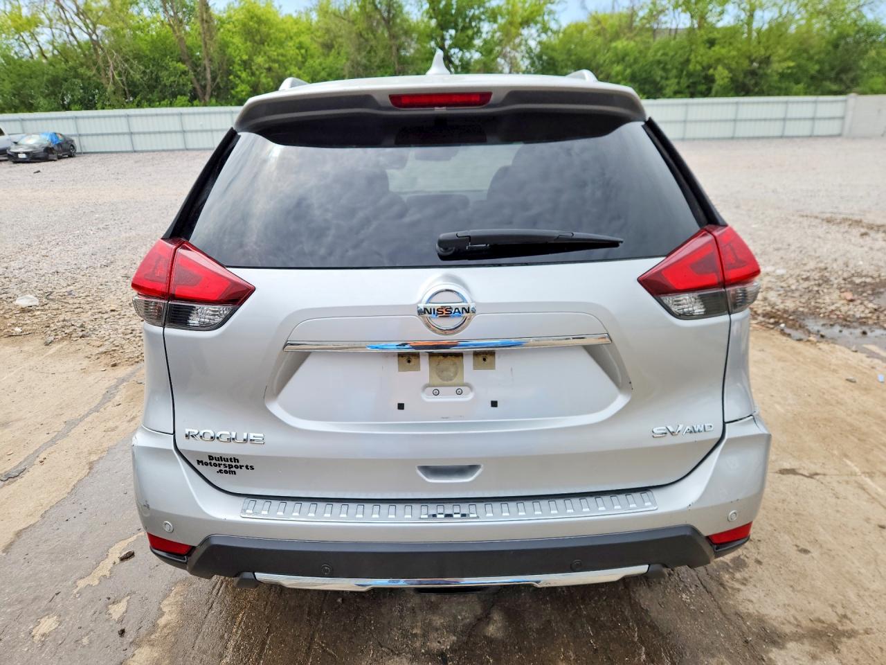 2019 NISSAN ROGUE SV photo 11