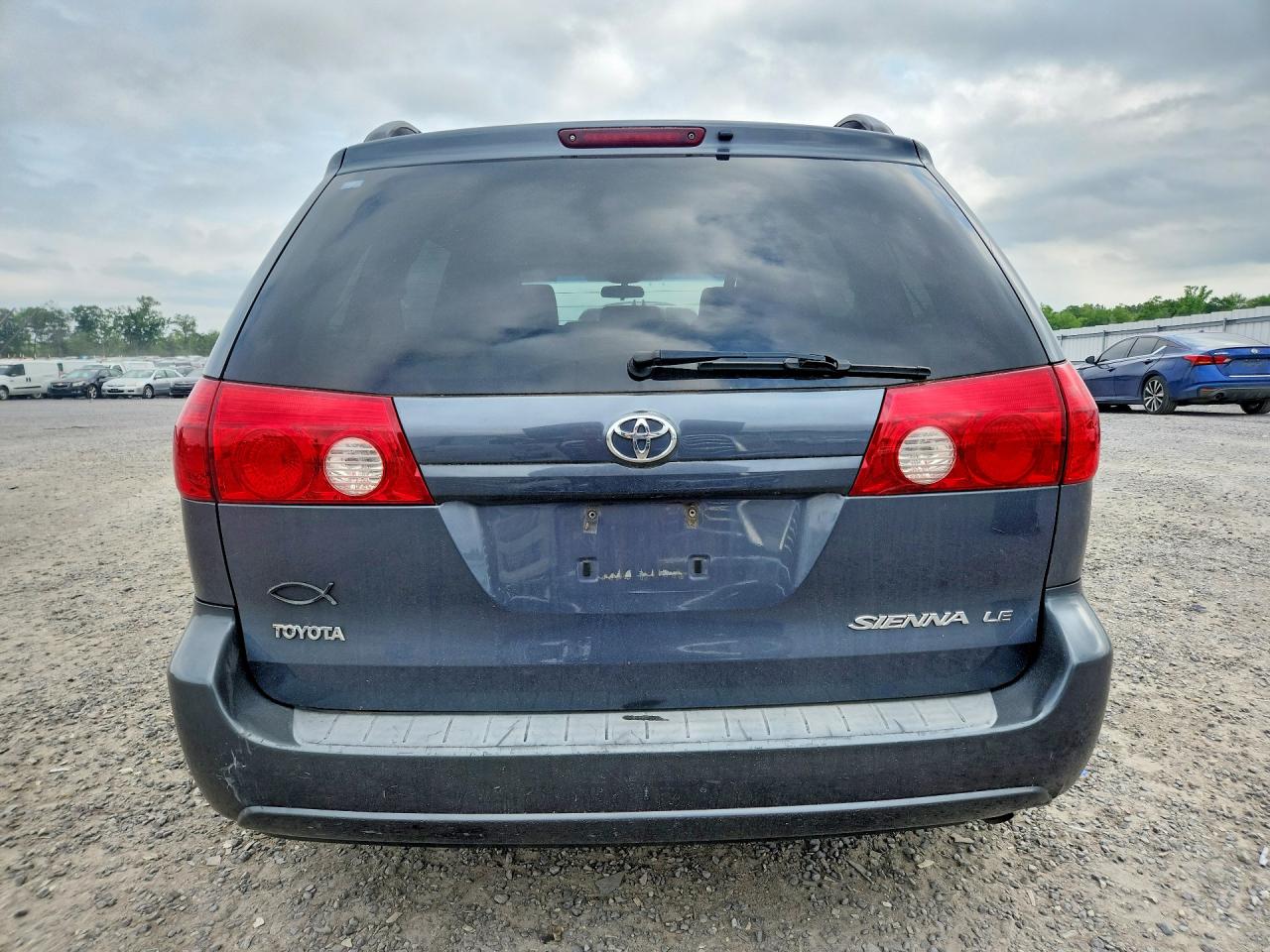 2009 TOYOTA SIENNA LE 8-PASSENGER photo 6