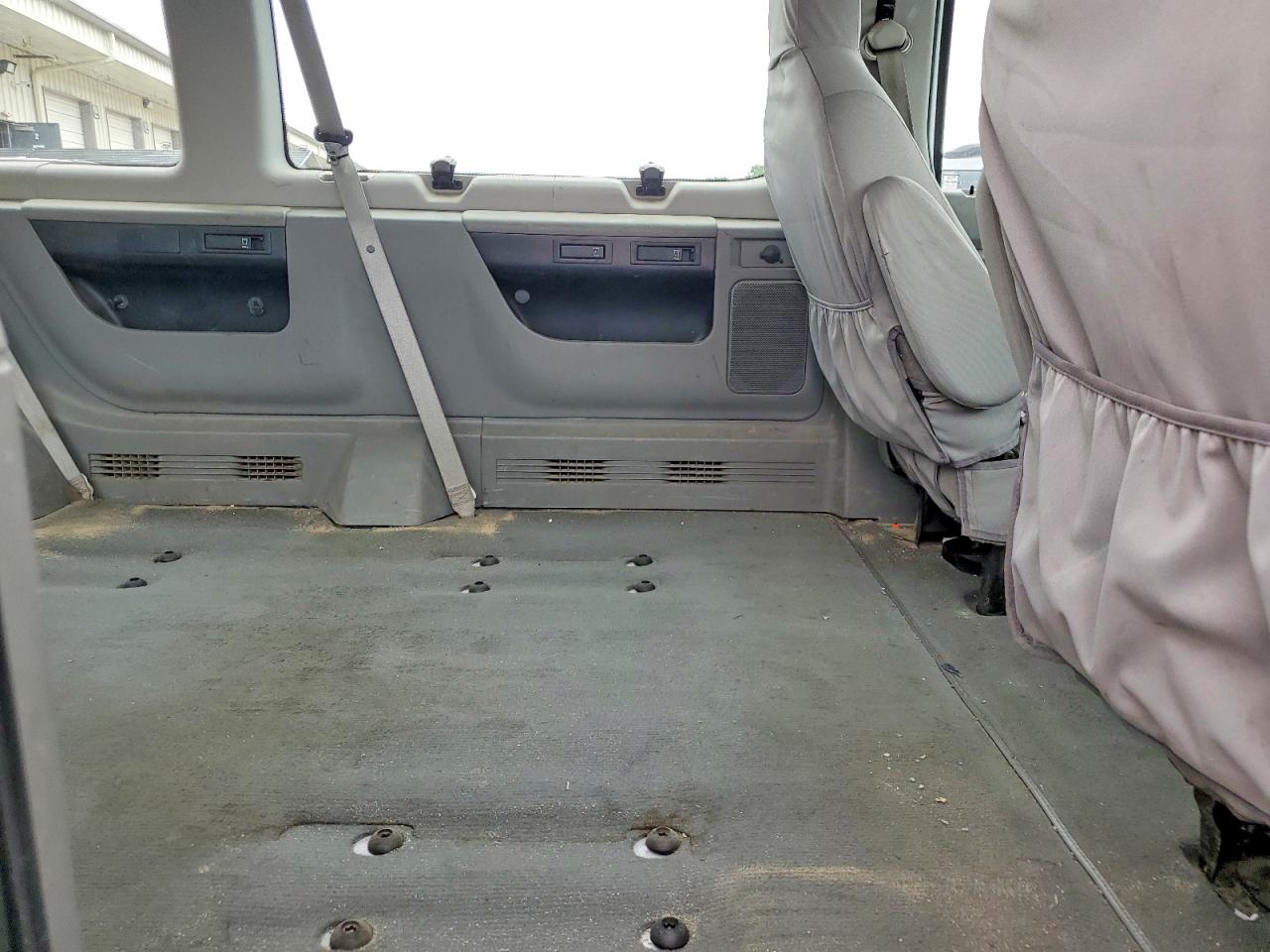 2010 FORD ECONOLINE E350 SUPER DUTY WAGON photo 21