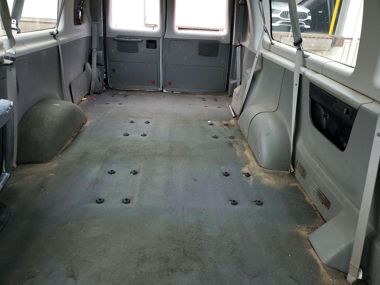 2010 FORD ECONOLINE E350 SUPER DUTY WAGON photo 19