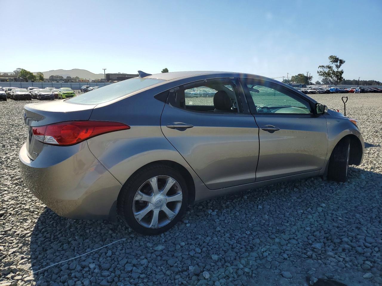 2013 HYUNDAI ELANTRA LIMITED photo 3