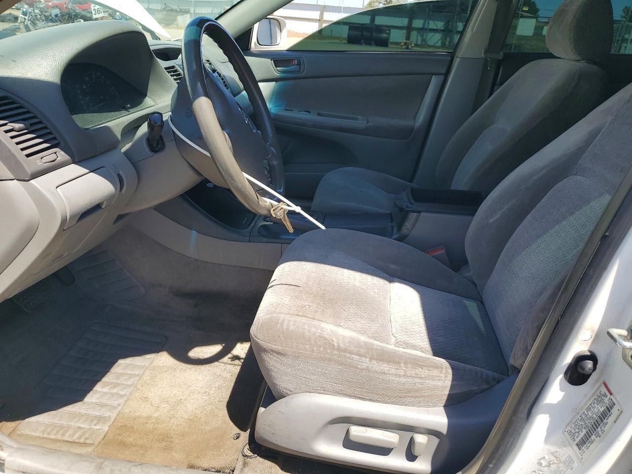 2003 TOYOTA CAMRY LE photo 19