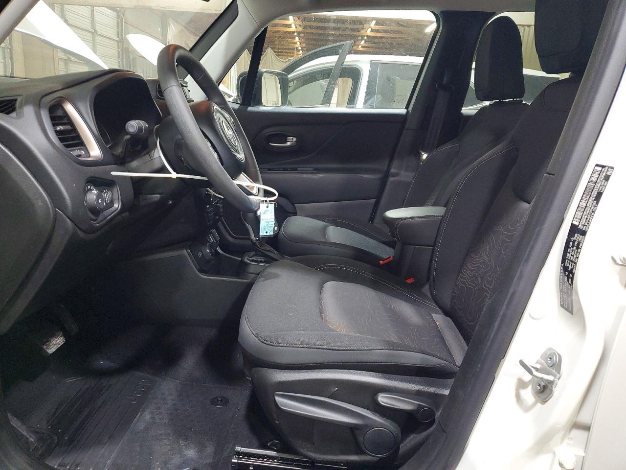 2023 JEEP RENEGADE LATITUDE photo 13