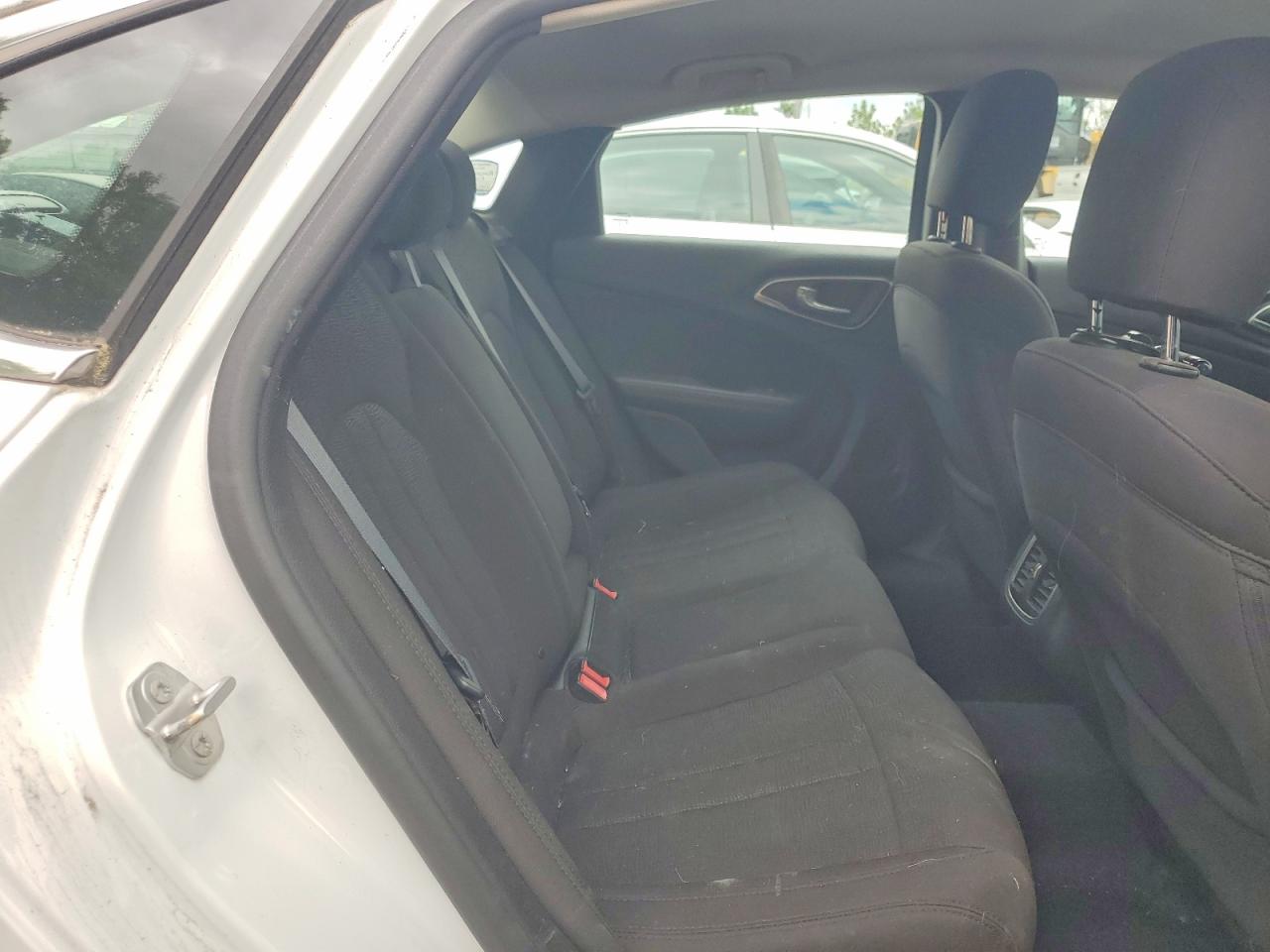 2015 CHRYSLER 200 LIMITED photo 19