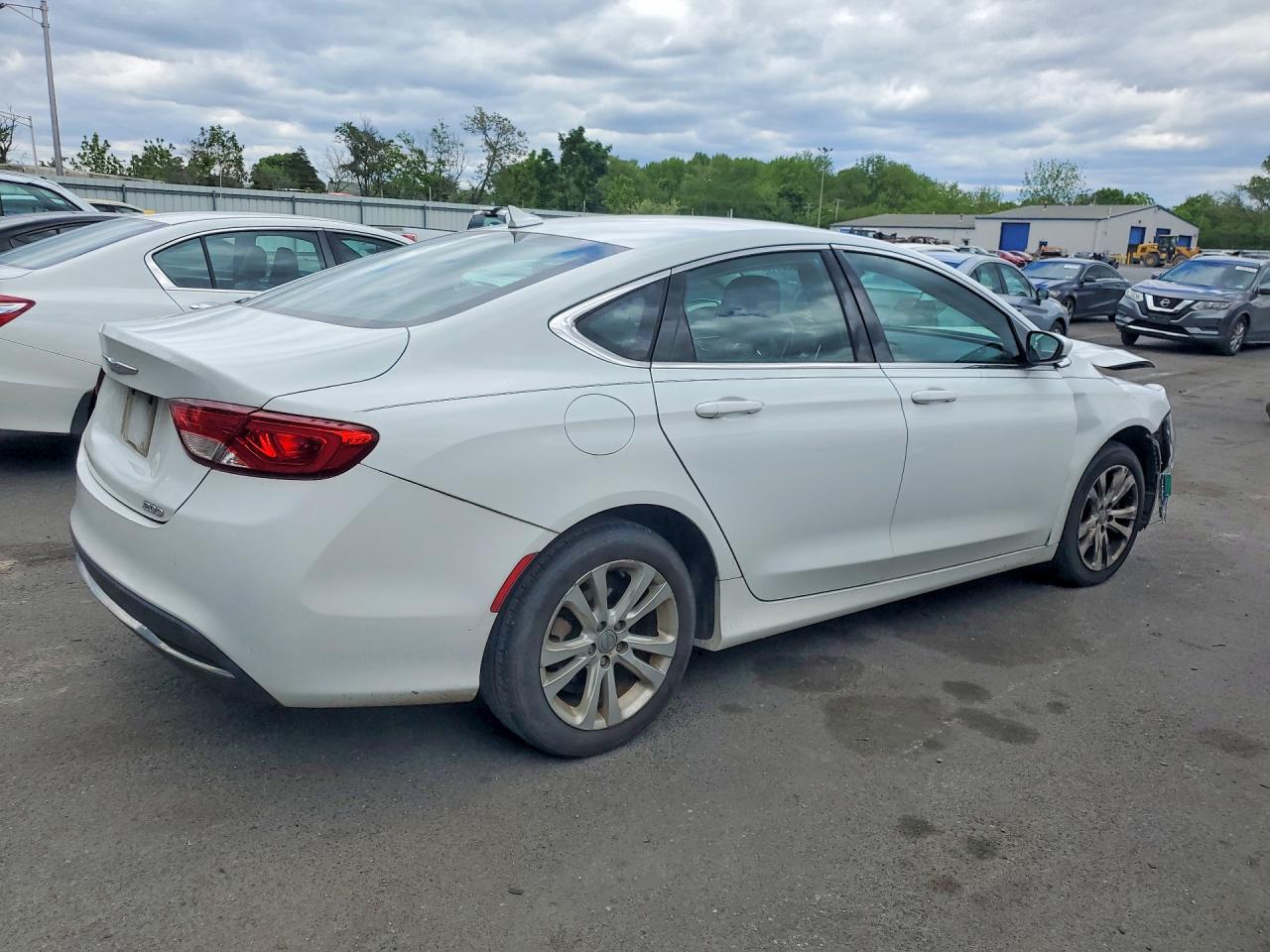 2015 CHRYSLER 200 LIMITED photo 5