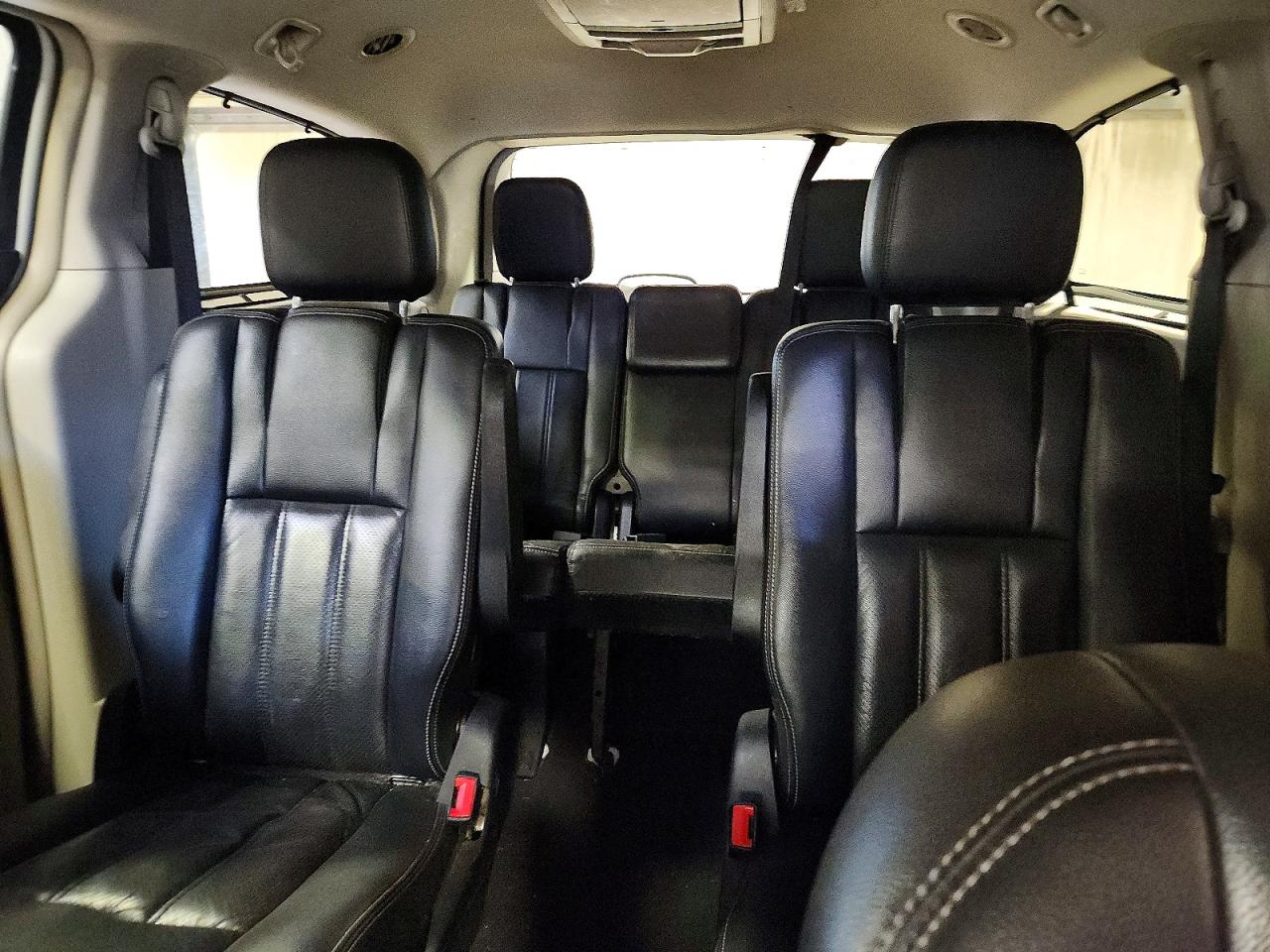 2012 CHRYSLER TOWN & COUNTRY TOURING L photo 10
