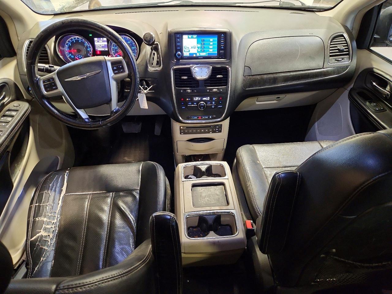 2012 CHRYSLER TOWN & COUNTRY TOURING L photo 8