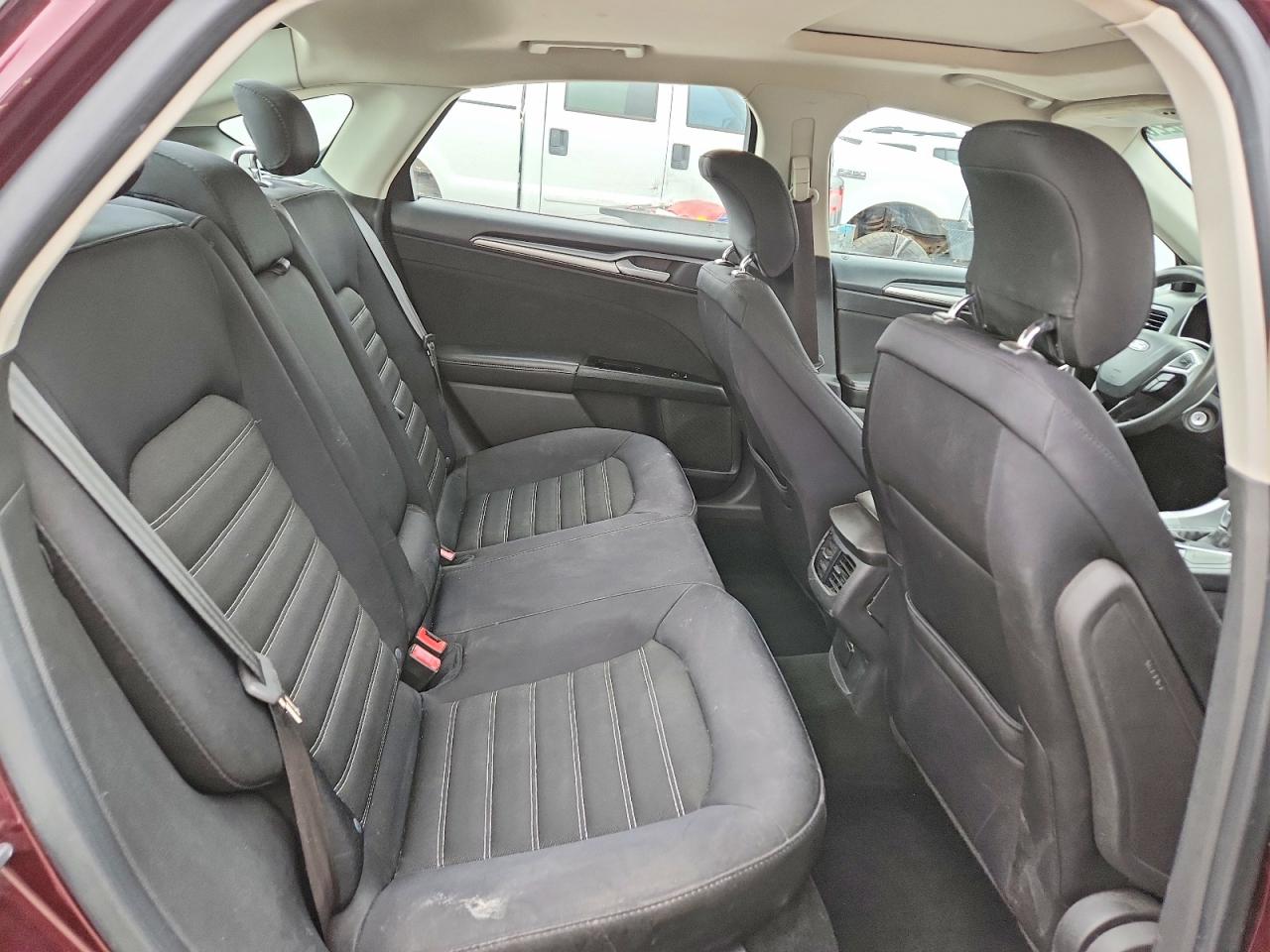 2013 FORD FUSION SE photo 19