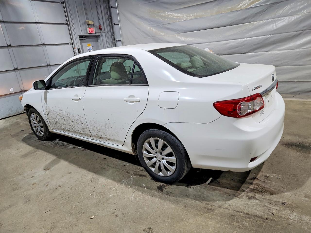 2013 TOYOTA COROLLA LE photo 4