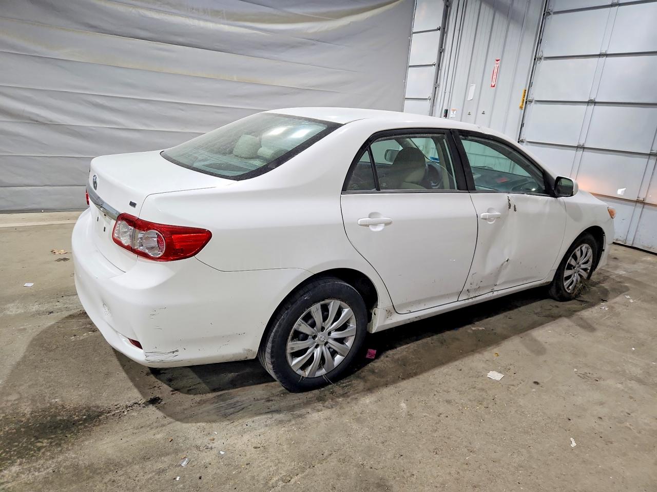 2013 TOYOTA COROLLA LE photo 7