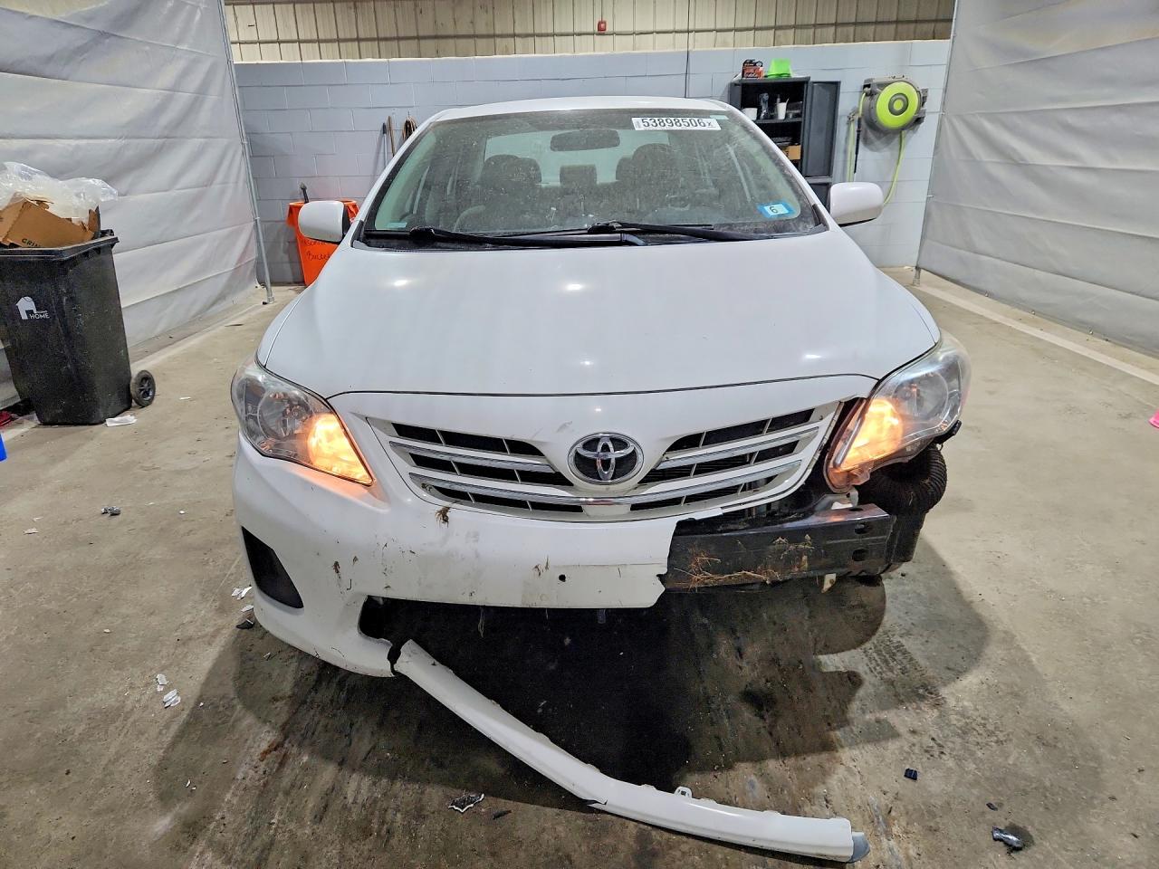 2013 TOYOTA COROLLA LE photo 13