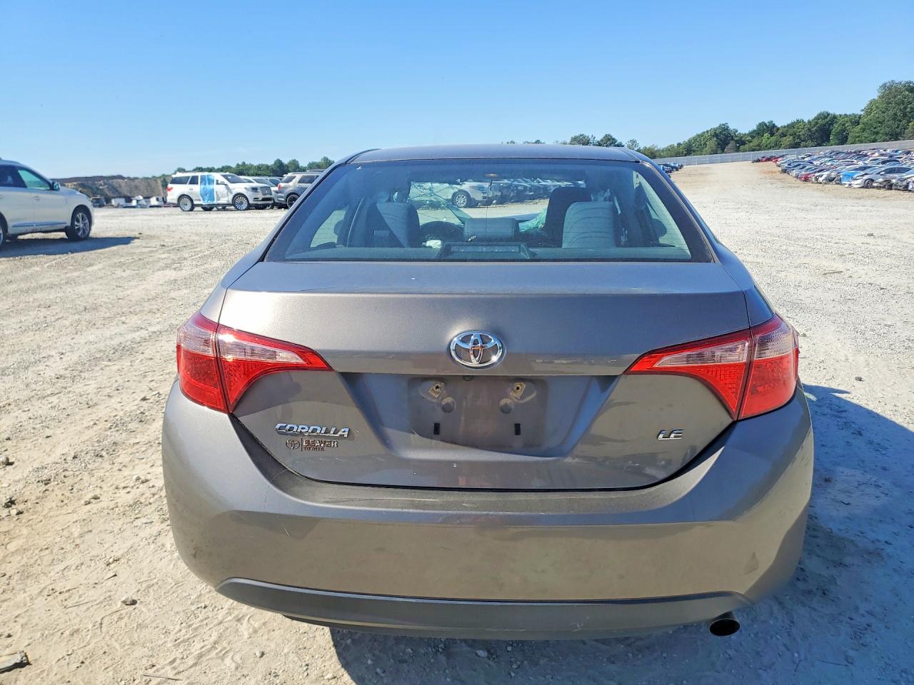 2018 TOYOTA COROLLA LE photo 11