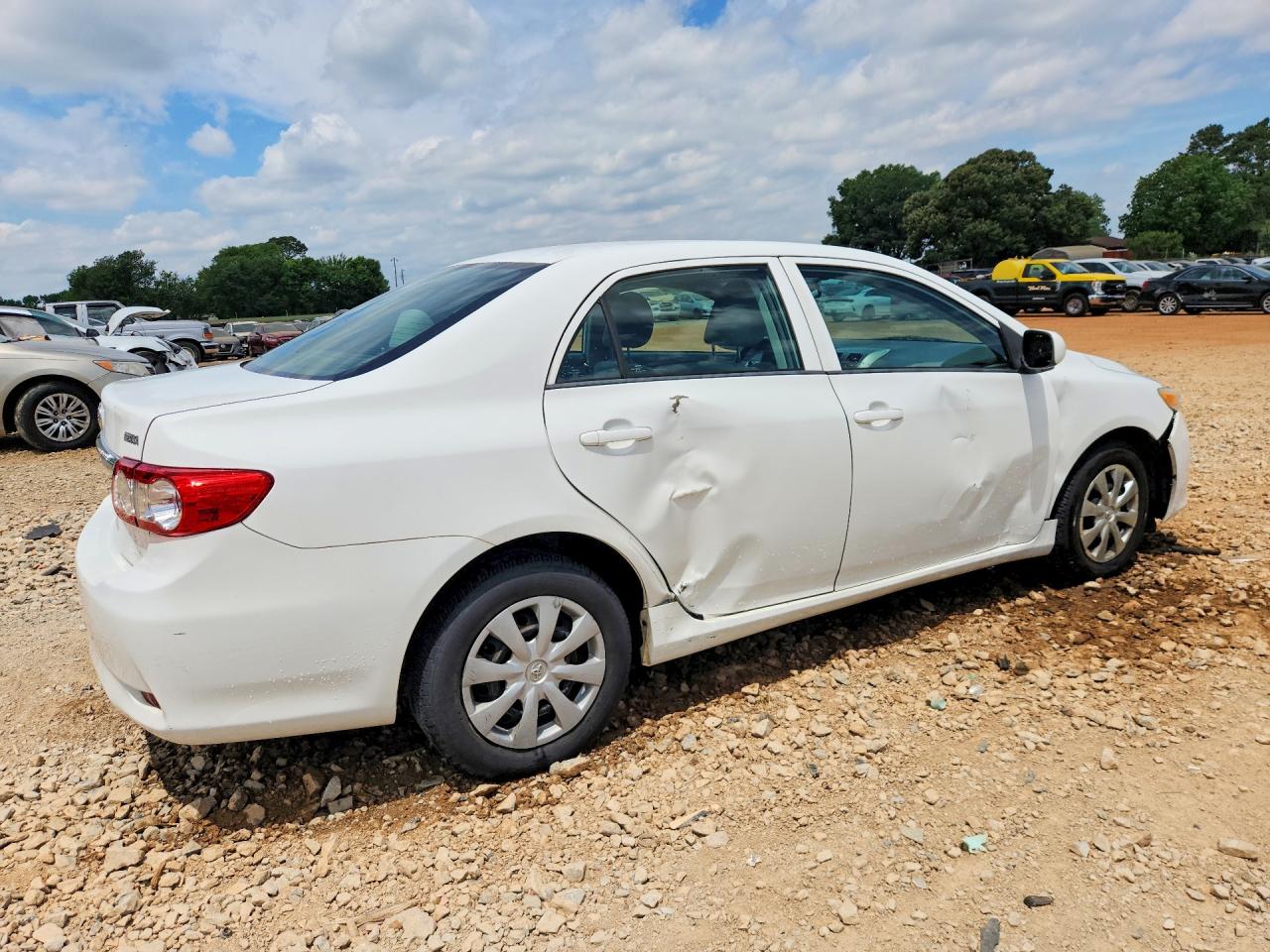 2012 TOYOTA COROLLA L photo 5