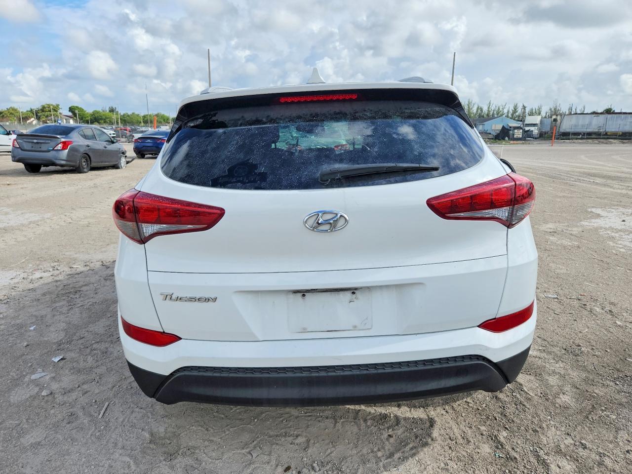 2017 HYUNDAI TUCSON SE PLUS photo 16