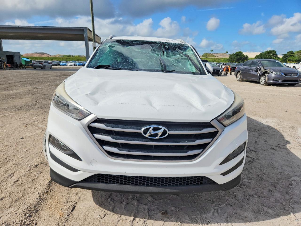 2017 HYUNDAI TUCSON SE PLUS photo 13