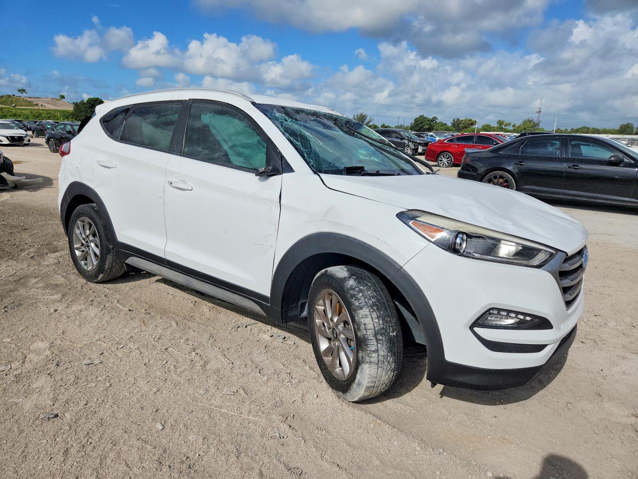 2017 HYUNDAI TUCSON SE PLUS photo 10