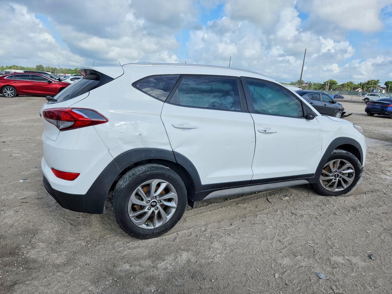 2017 HYUNDAI TUCSON SE PLUS photo 7