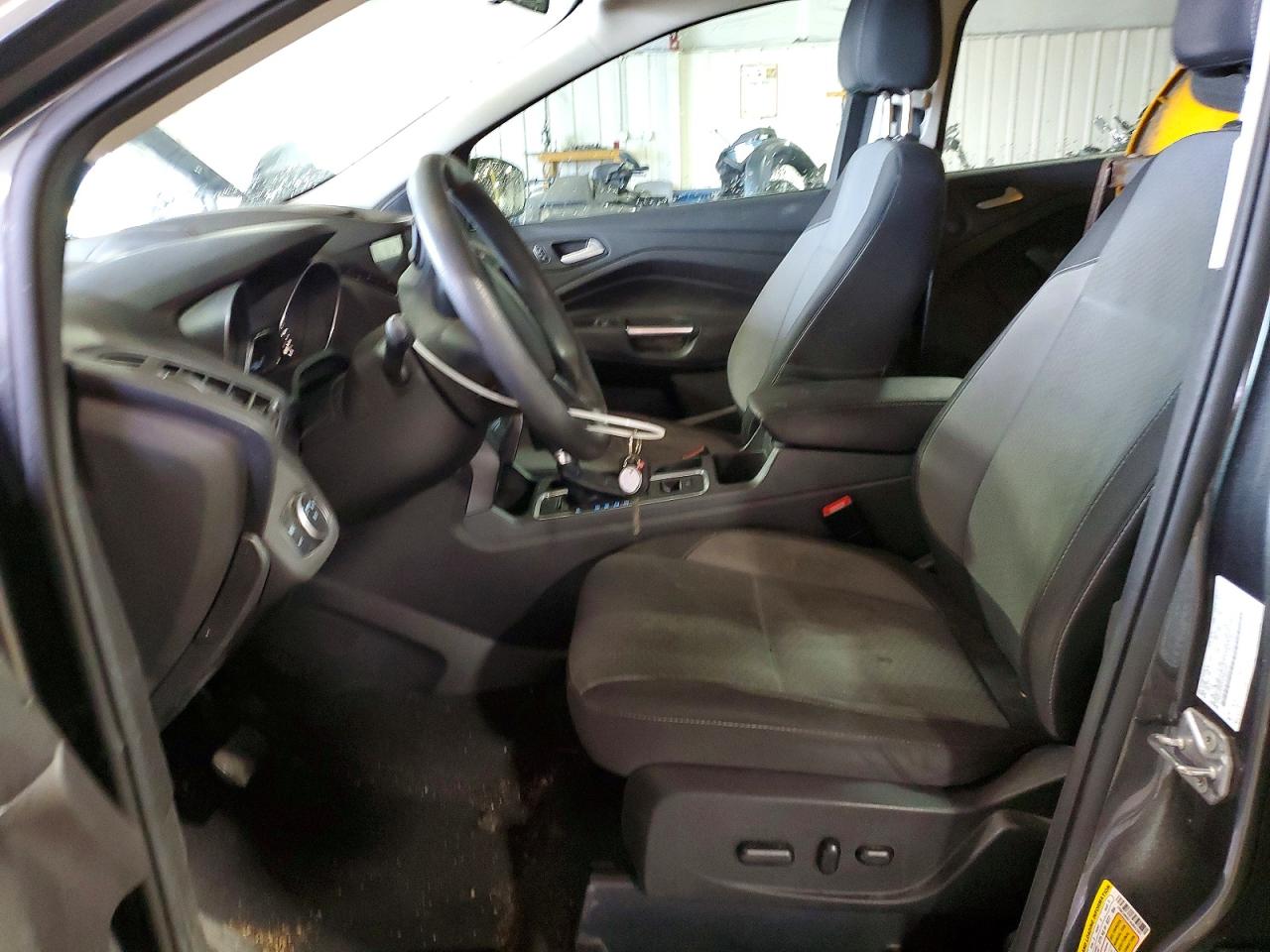 2017 FORD ESCAPE SE photo 13