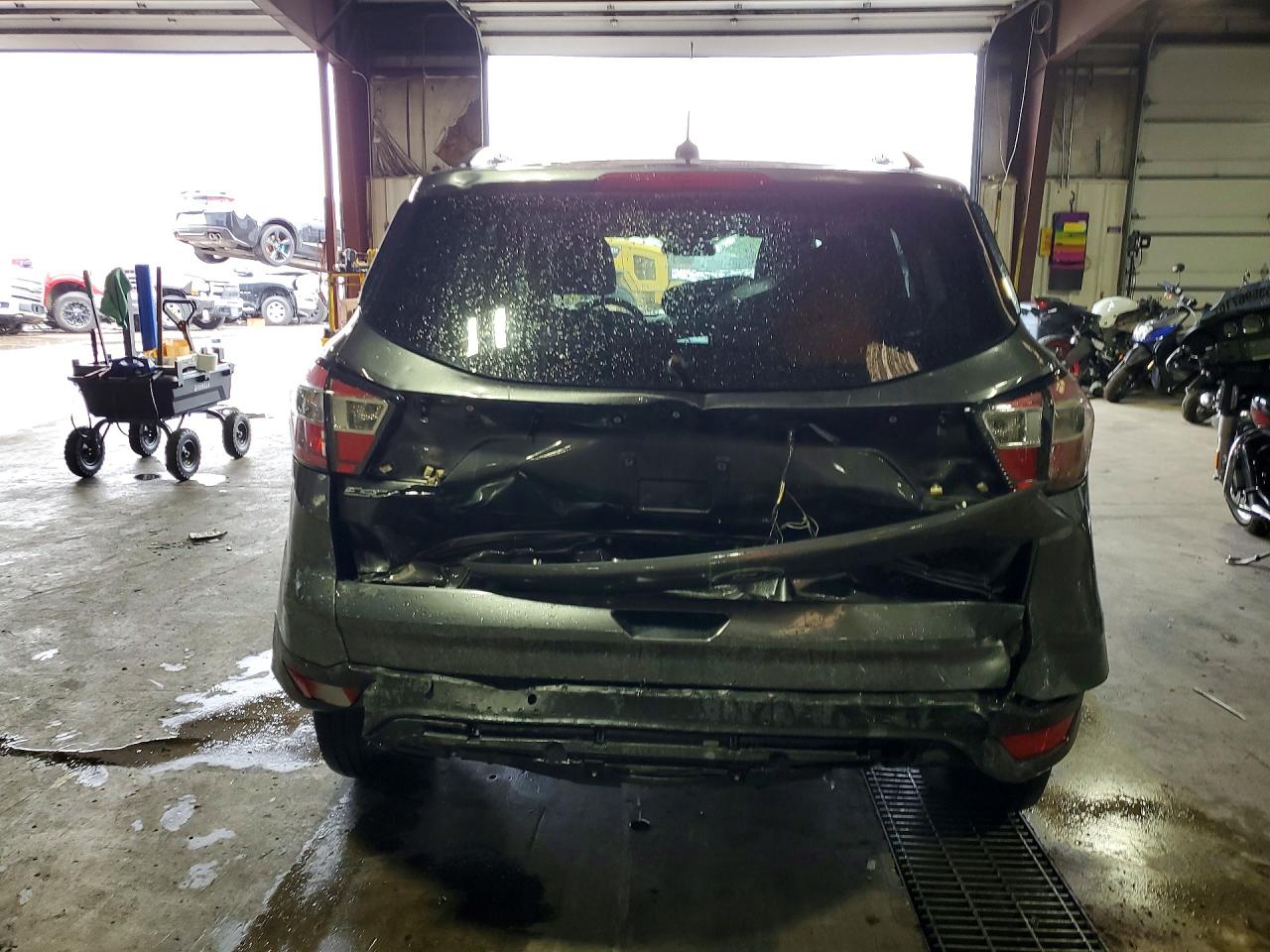 2017 FORD ESCAPE SE photo 11