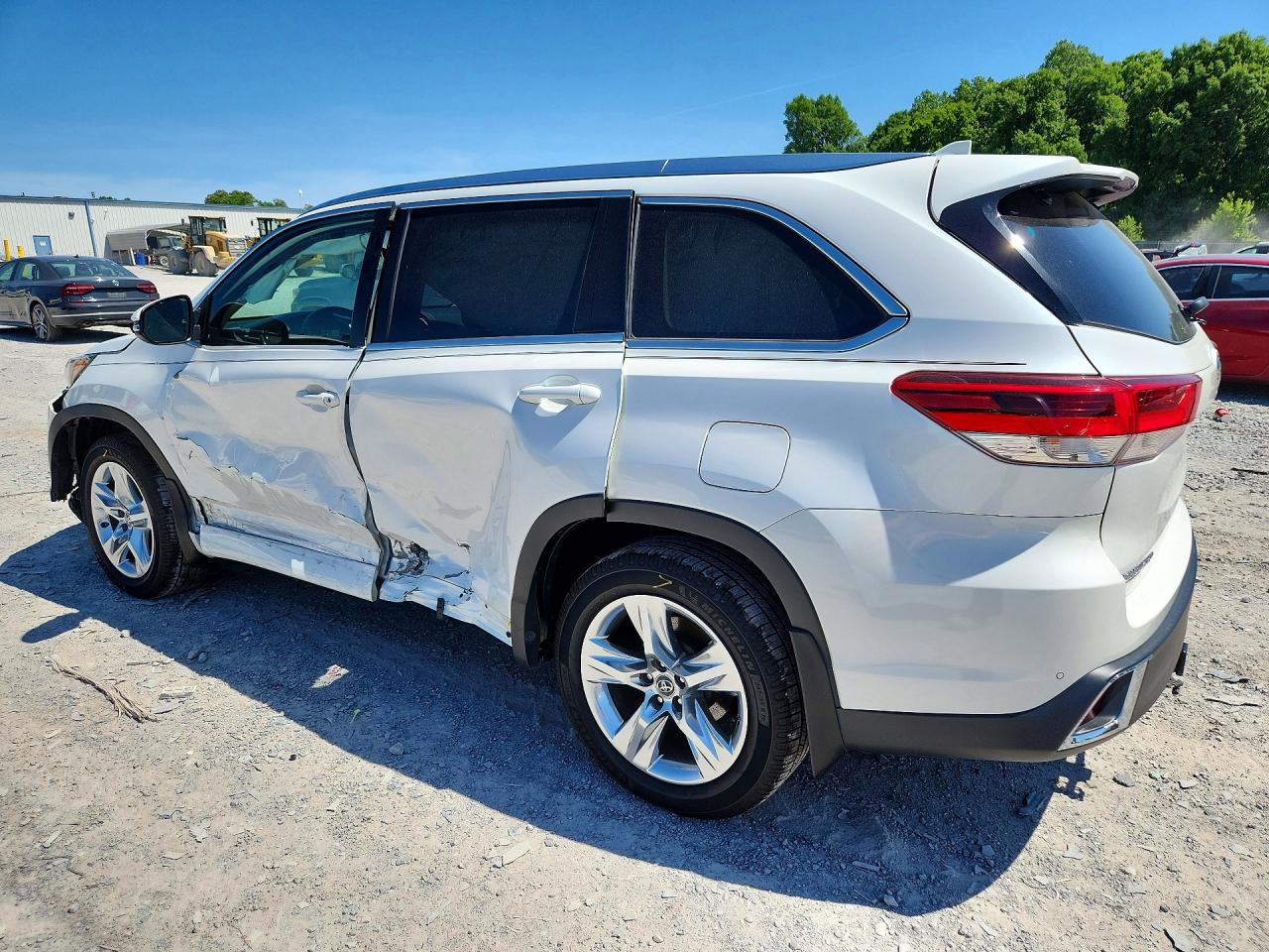 2018 TOYOTA HIGHLANDER LIMITED photo 2