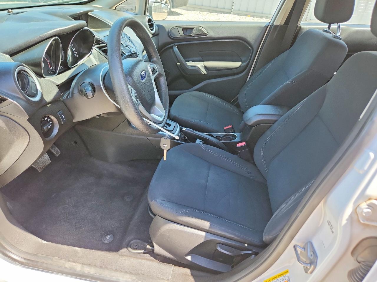 2019 FORD FIESTA SE photo 19