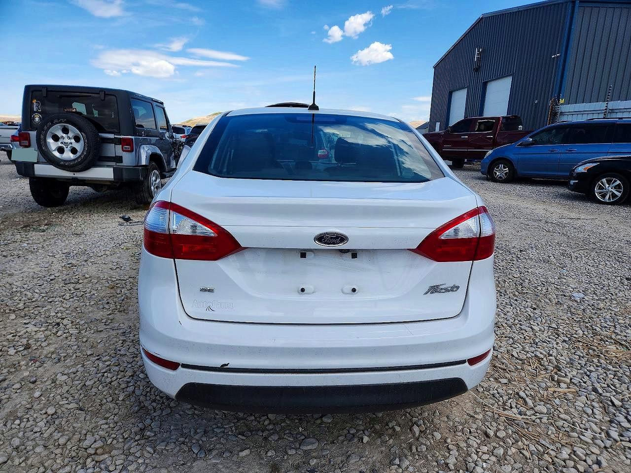 2019 FORD FIESTA SE photo 16