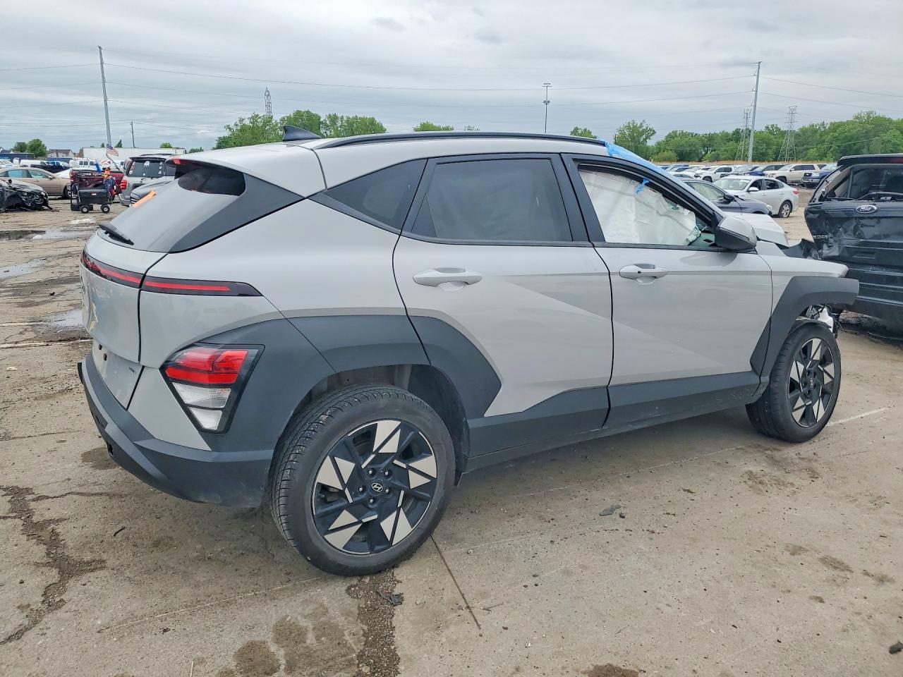 2024 HYUNDAI KONA photo 3
