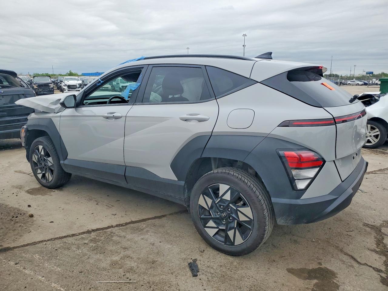 2024 HYUNDAI KONA photo 2