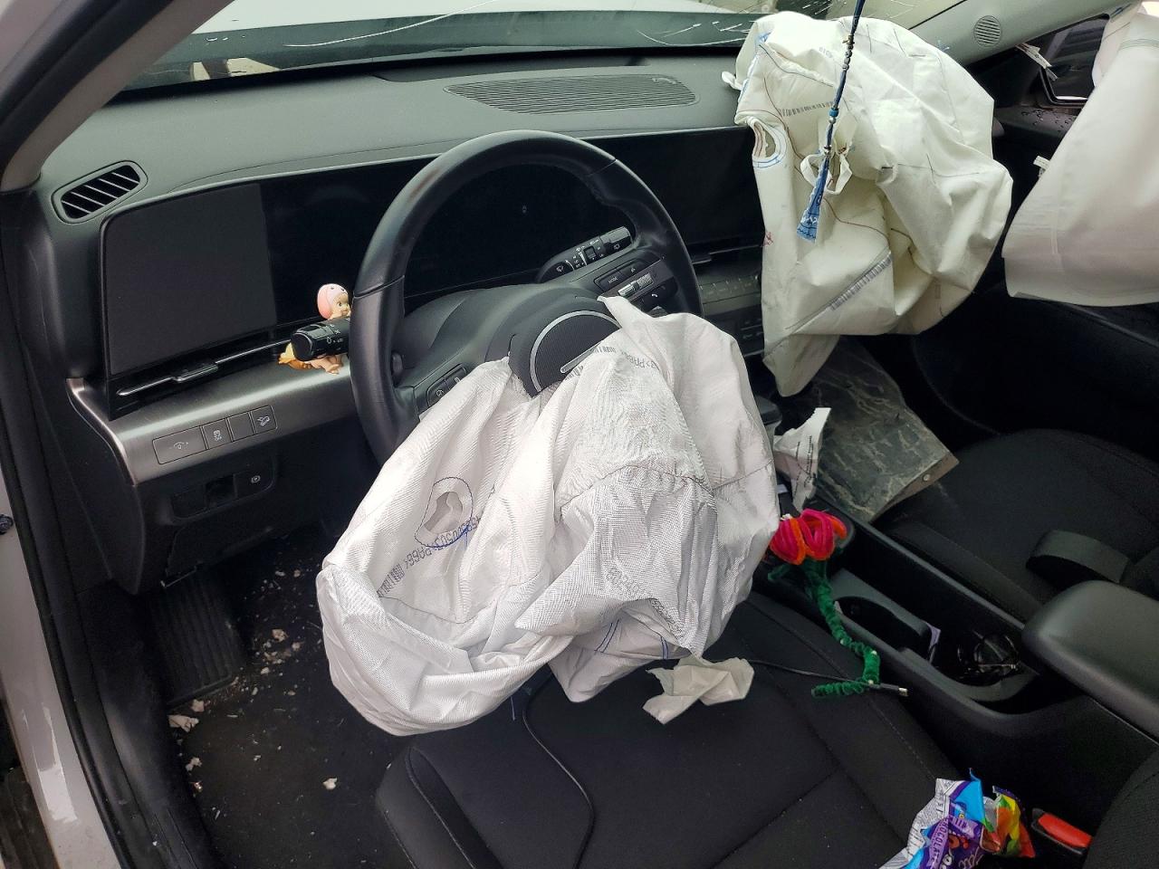 2024 HYUNDAI KONA photo 8