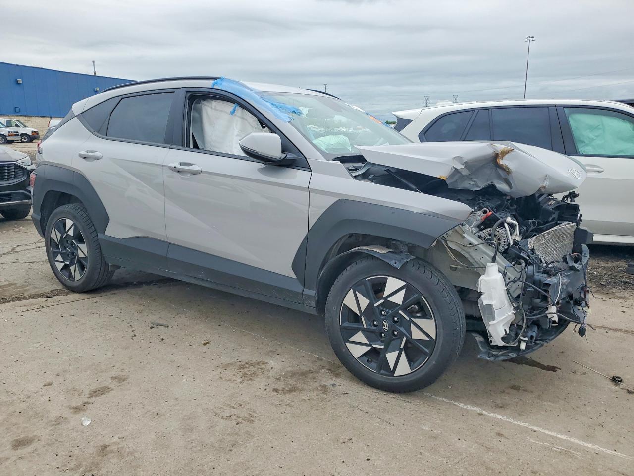 2024 HYUNDAI KONA photo 4