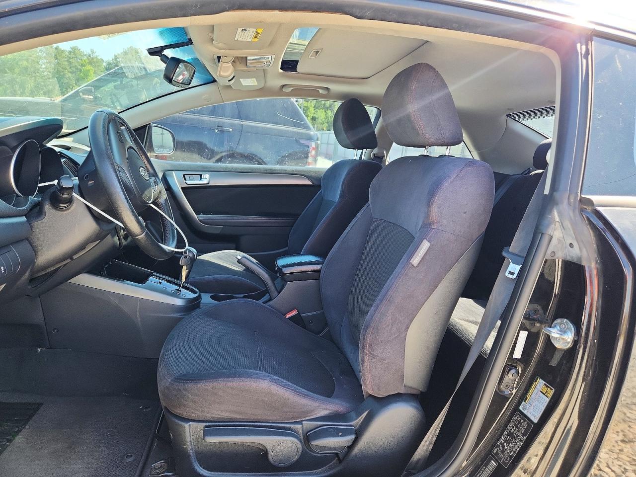 2010 KIA FORTE SX photo 13