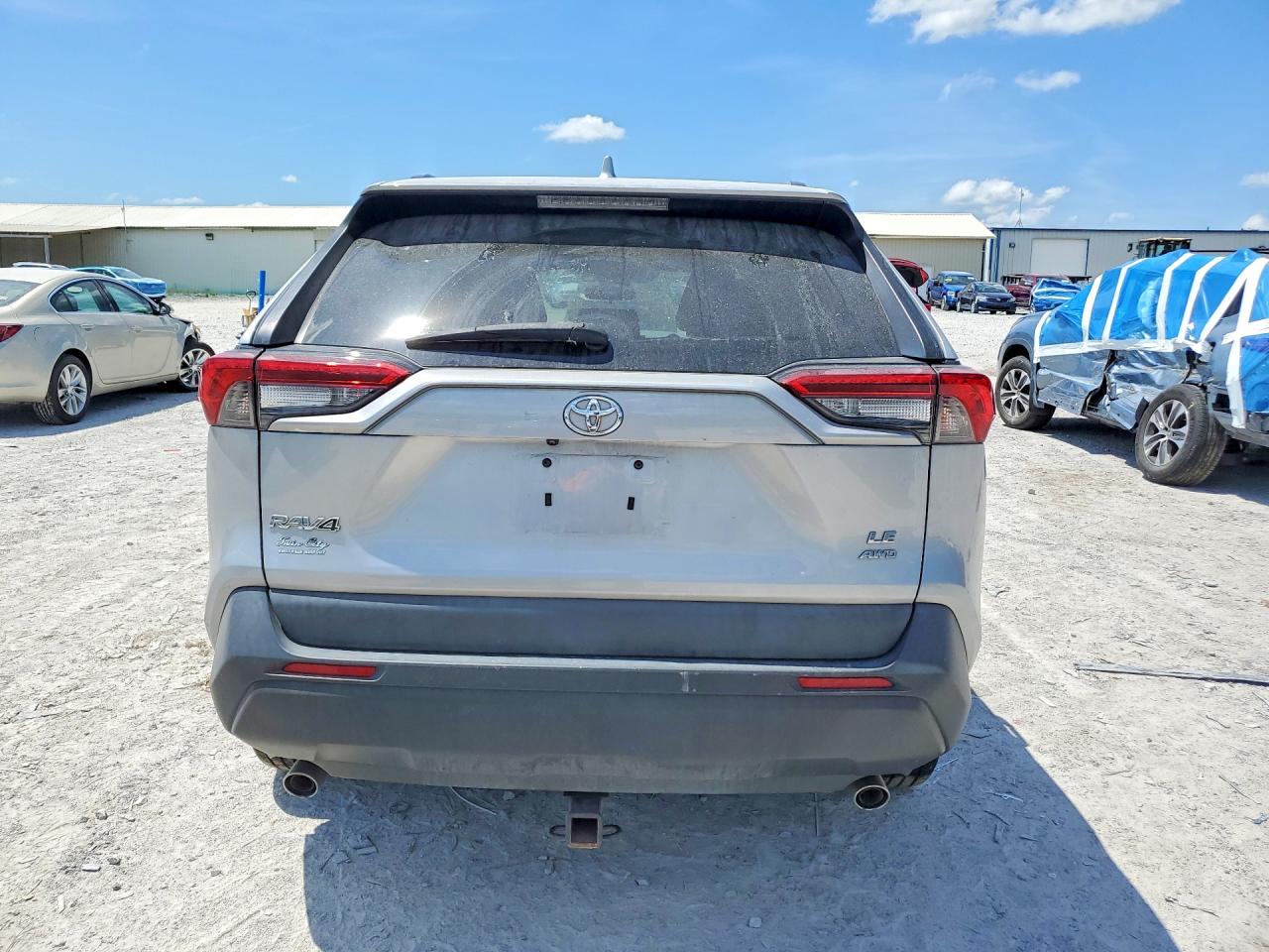 2019 TOYOTA RAV4 LE photo 16