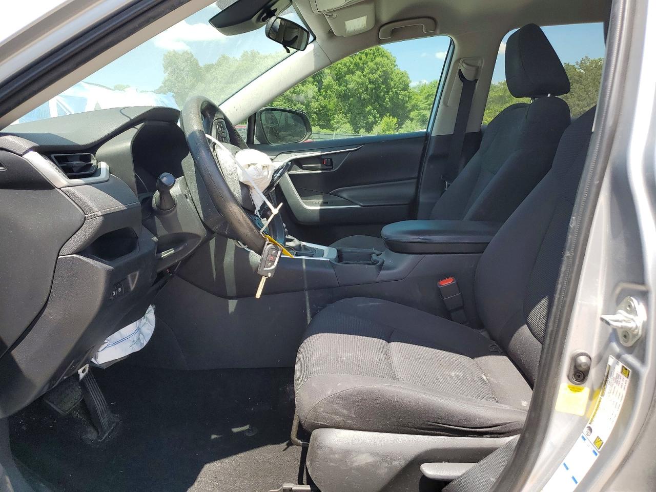 2019 TOYOTA RAV4 LE photo 19