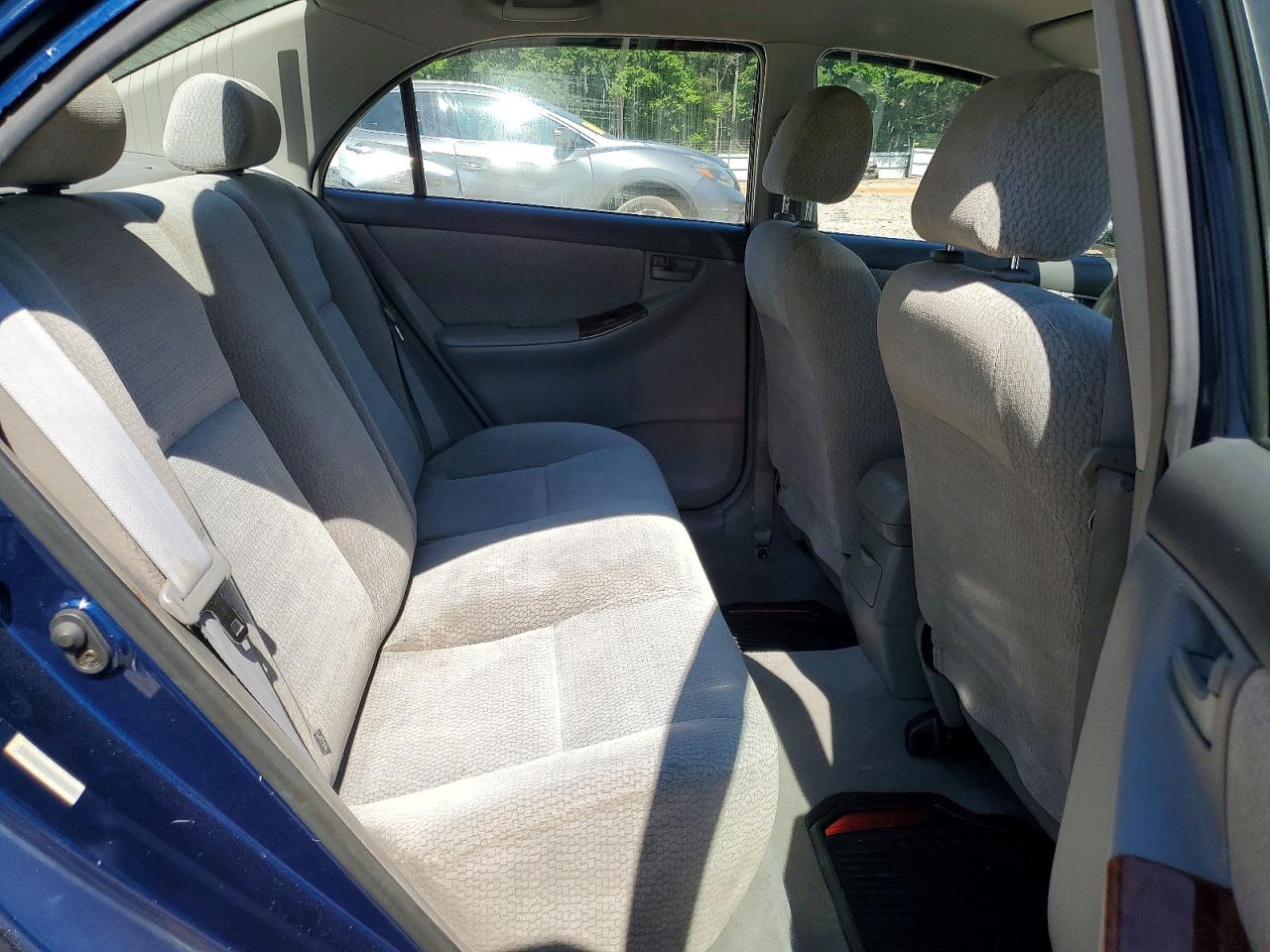 2004 TOYOTA COROLLA LE photo 19
