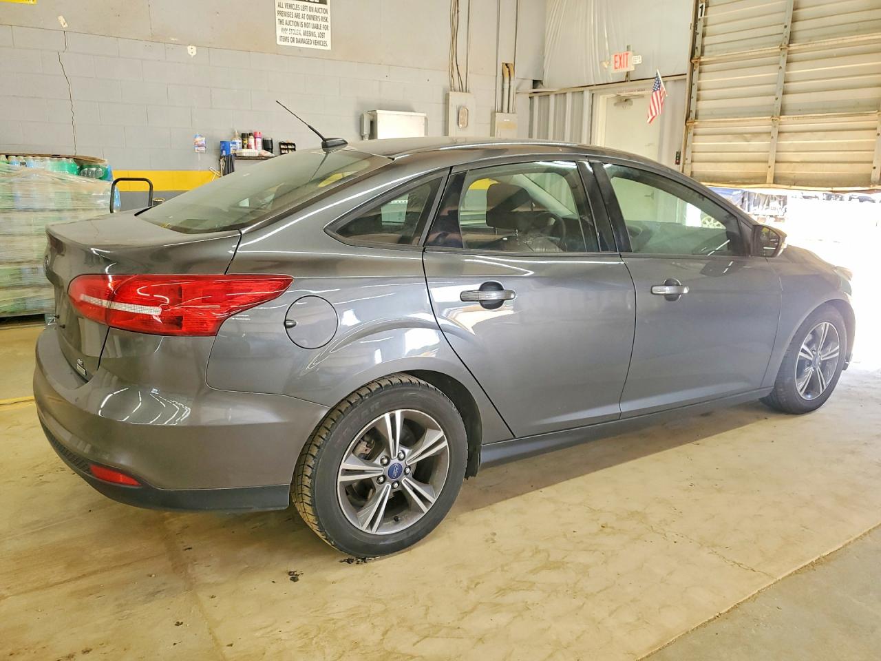 2017 FORD FOCUS SE photo 3