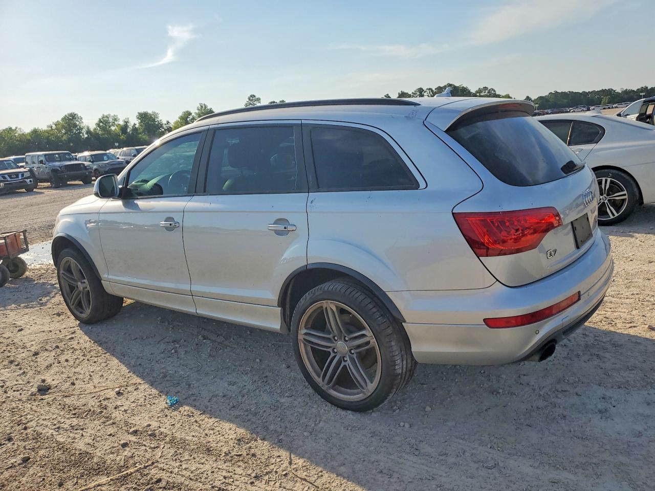 2015 AUDI Q7 photo 2