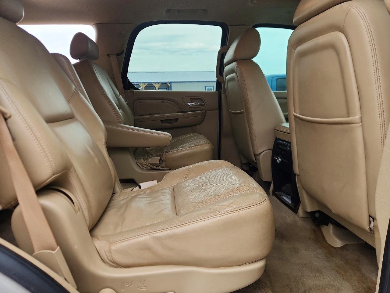 2009 CADILLAC ESCALADE photo 31