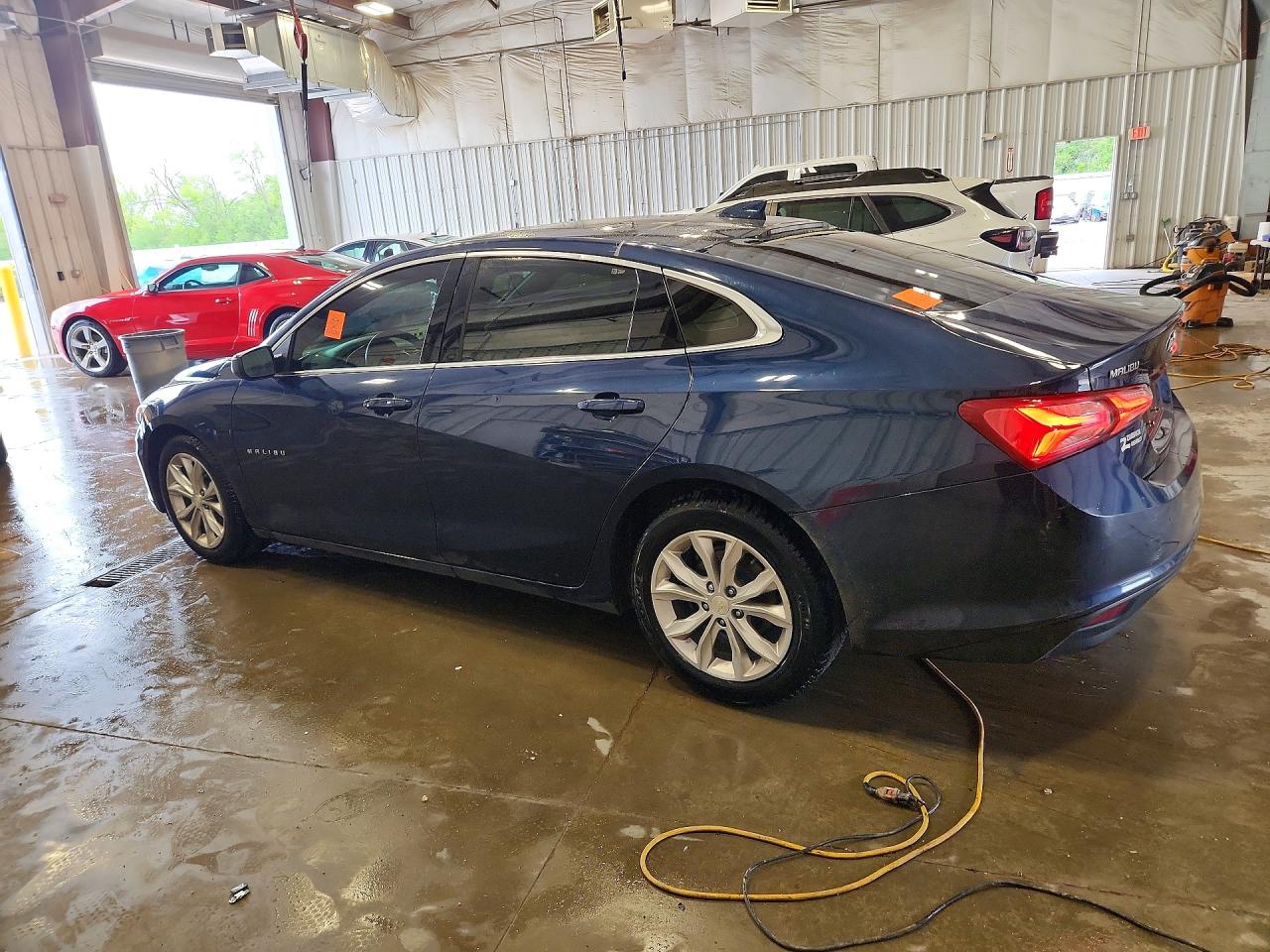 2021 CHEVROLET MALIBU LT photo 3