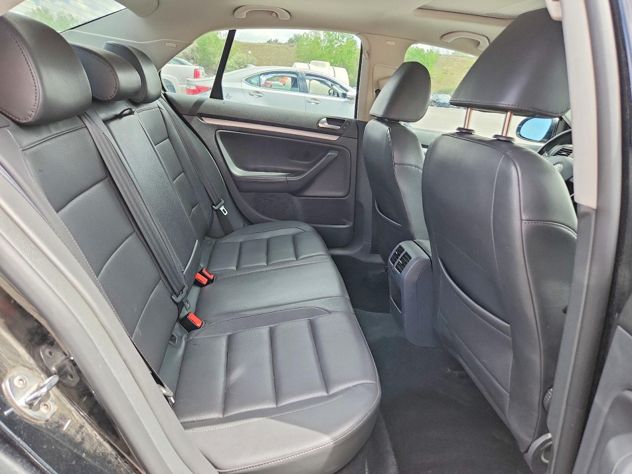 2009 VOLKSWAGEN JETTA SE photo 19