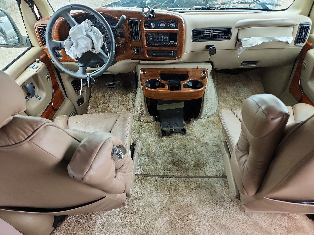 2000 GMC SAVANA RV G1500 photo 15