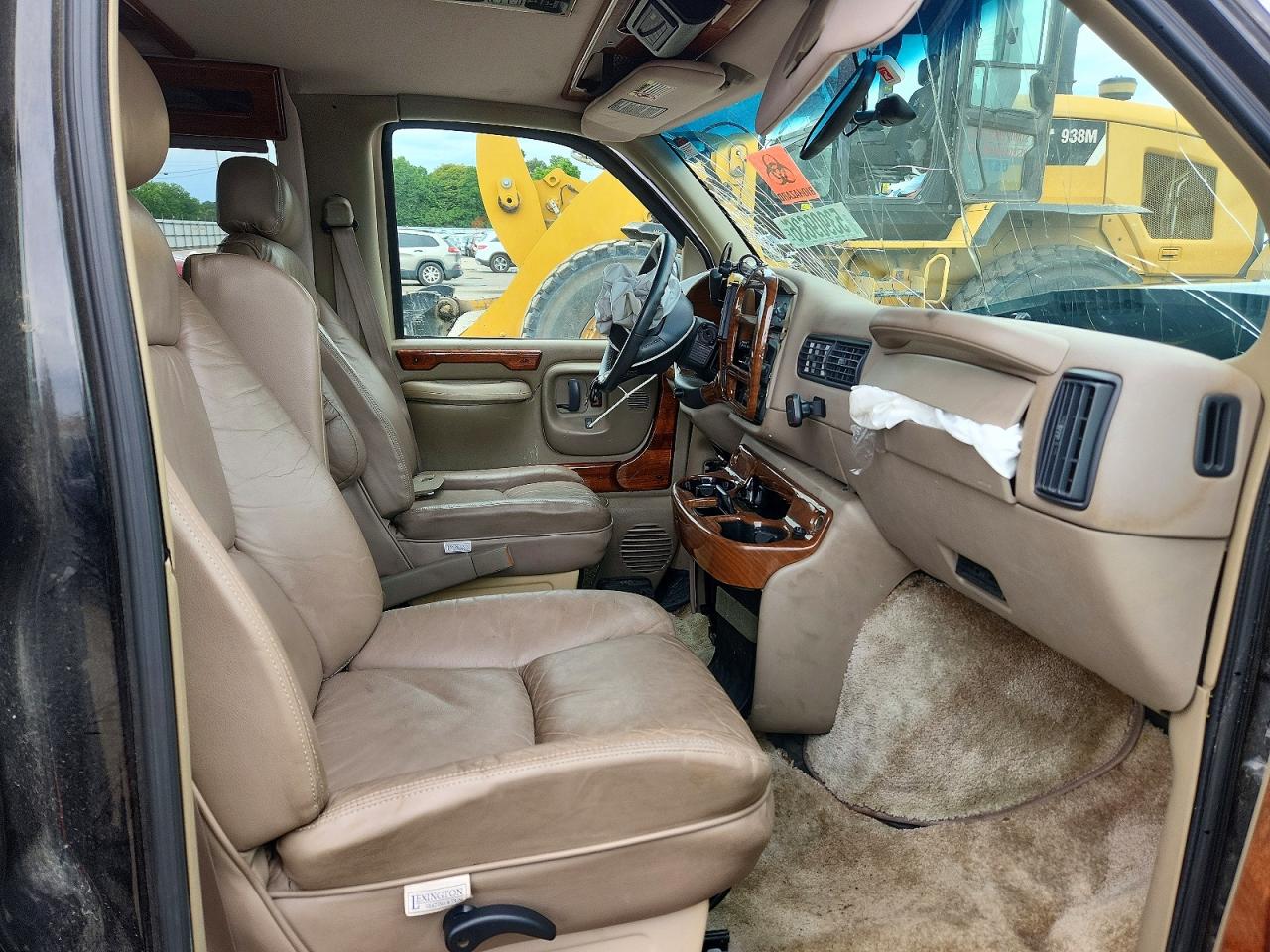 2000 GMC SAVANA RV G1500 photo 13