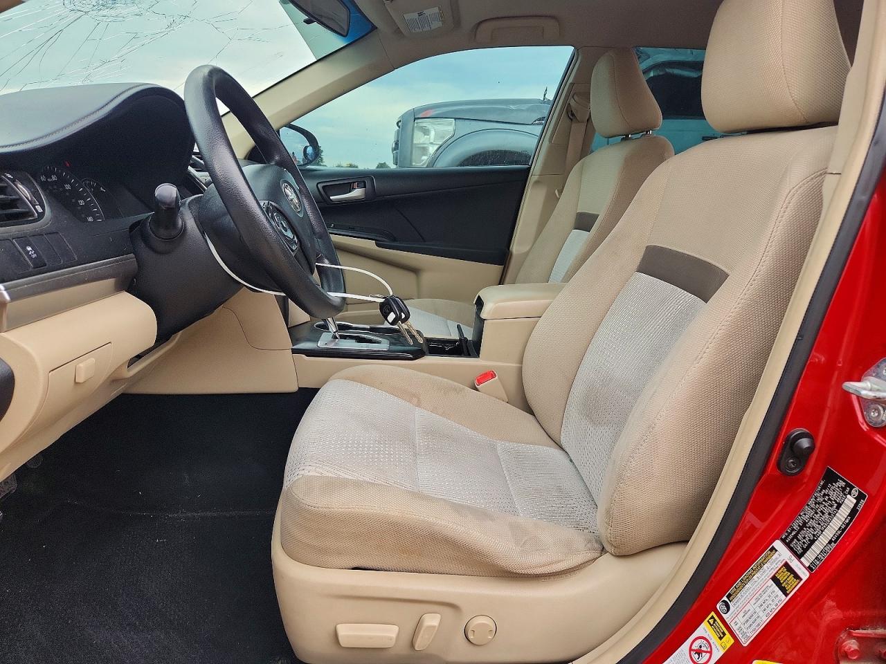 2012 TOYOTA CAMRY LE photo 13