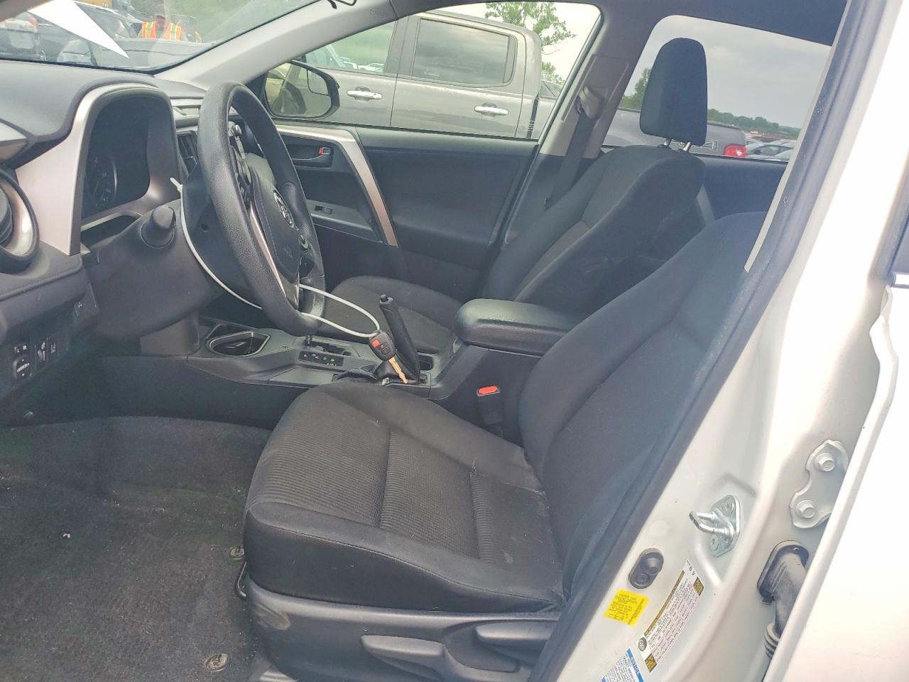 2018 TOYOTA RAV4 LE photo 13