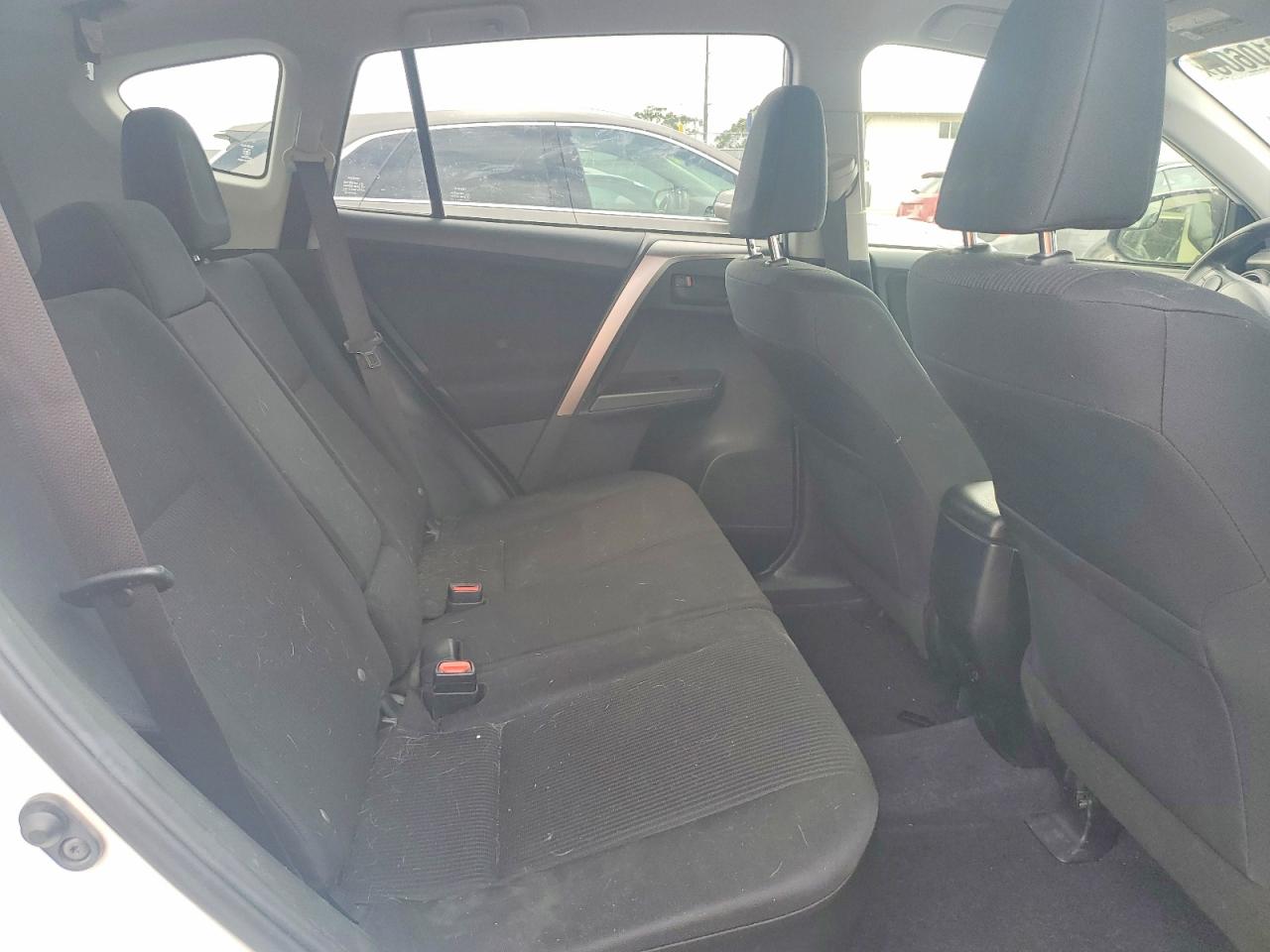 2018 TOYOTA RAV4 LE photo 21