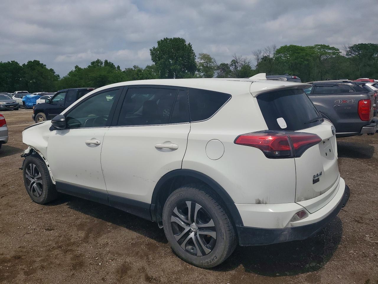 2018 TOYOTA RAV4 LE photo 3