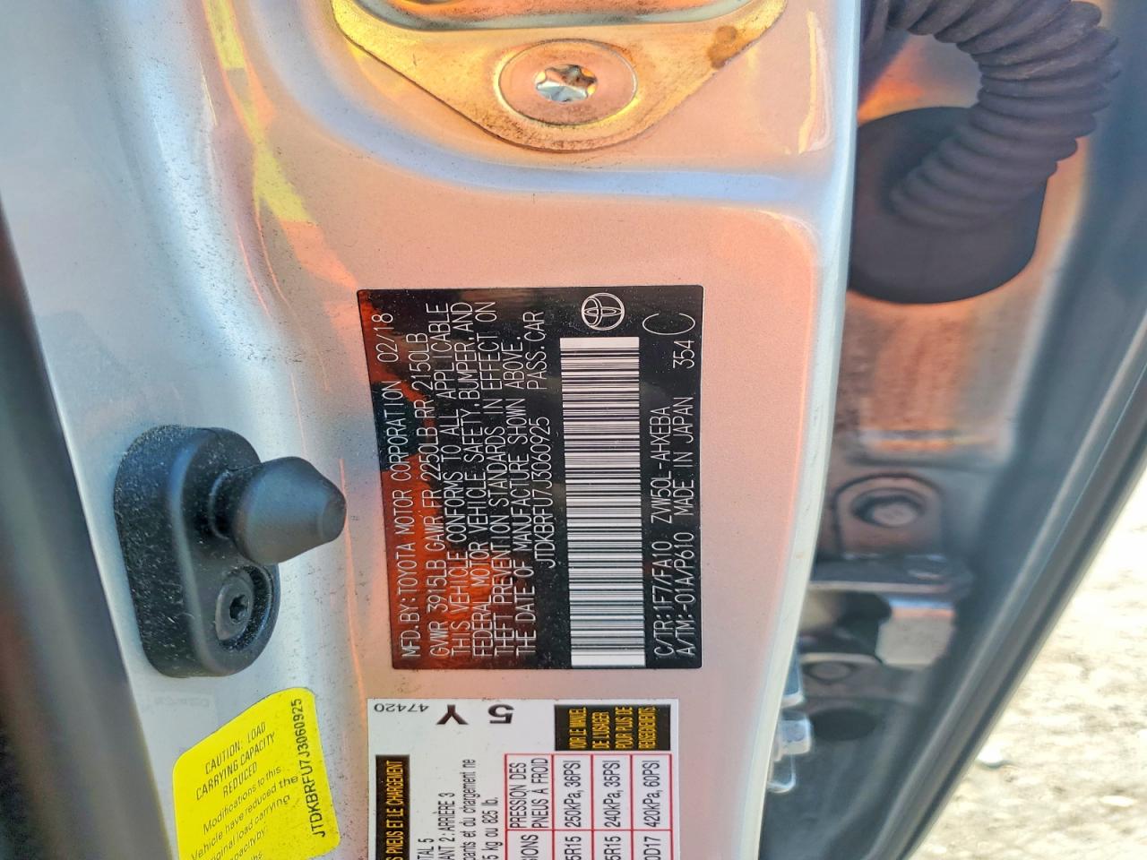 2018 TOYOTA PRIUS TWO photo 37