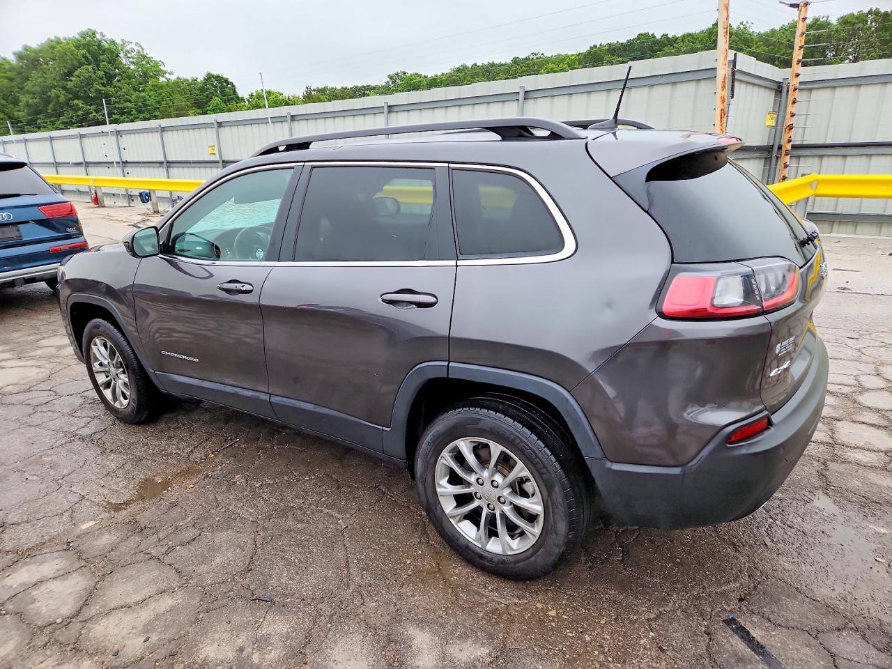 2022 JEEP CHEROKEE LATITUDE LUX photo 3