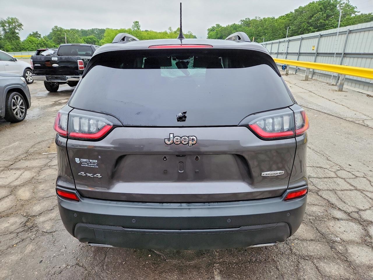 2022 JEEP CHEROKEE LATITUDE LUX photo 11