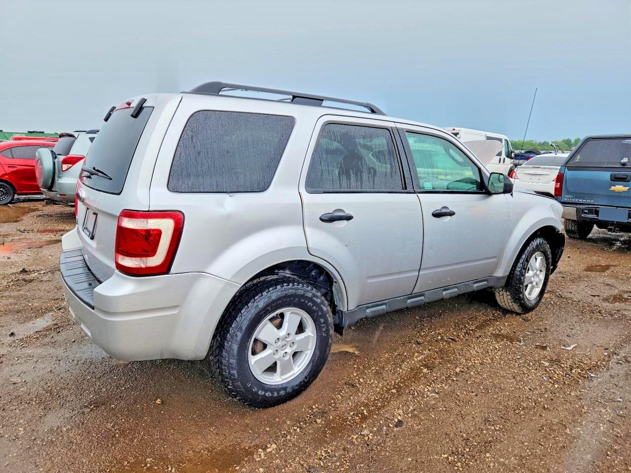 2012 FORD ESCAPE XLT photo 5